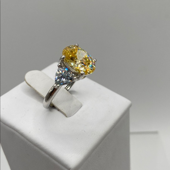 Sterling Silver 925 Simulated Oval Canary Diamond Ring Platinum Plated 7.5 - Picture 4 of 9